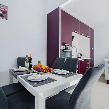 Island Village Prime 312