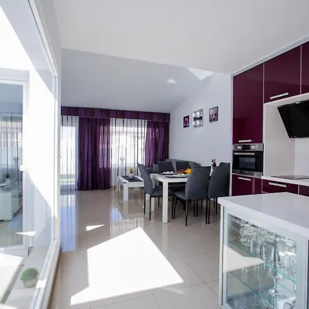 Island Village Prime 312